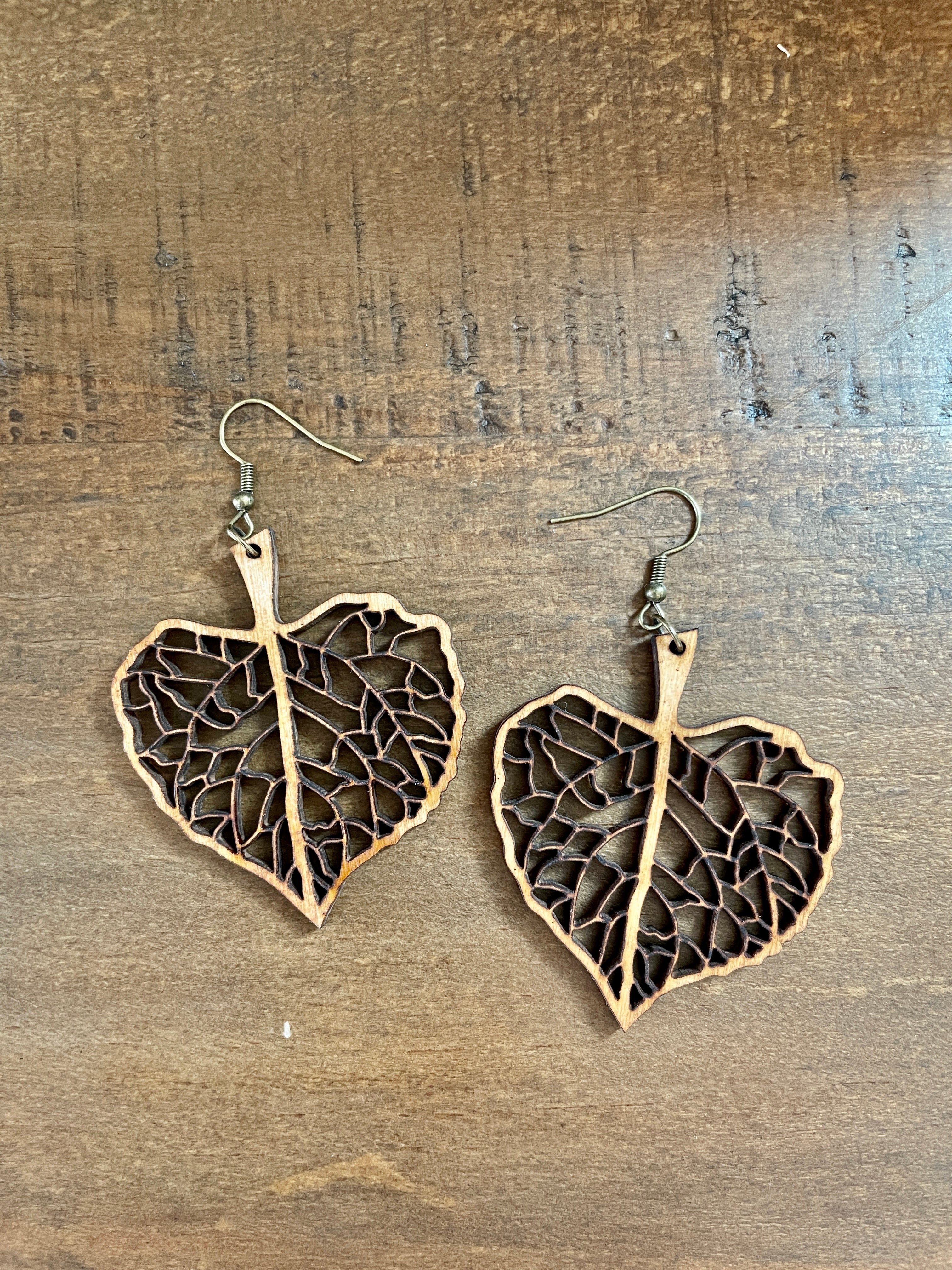 Aspen hot sale leaf earrings